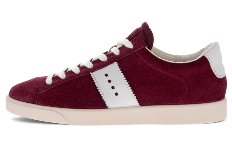 Ecco Stylish Skateboarding Shoes Women's Red