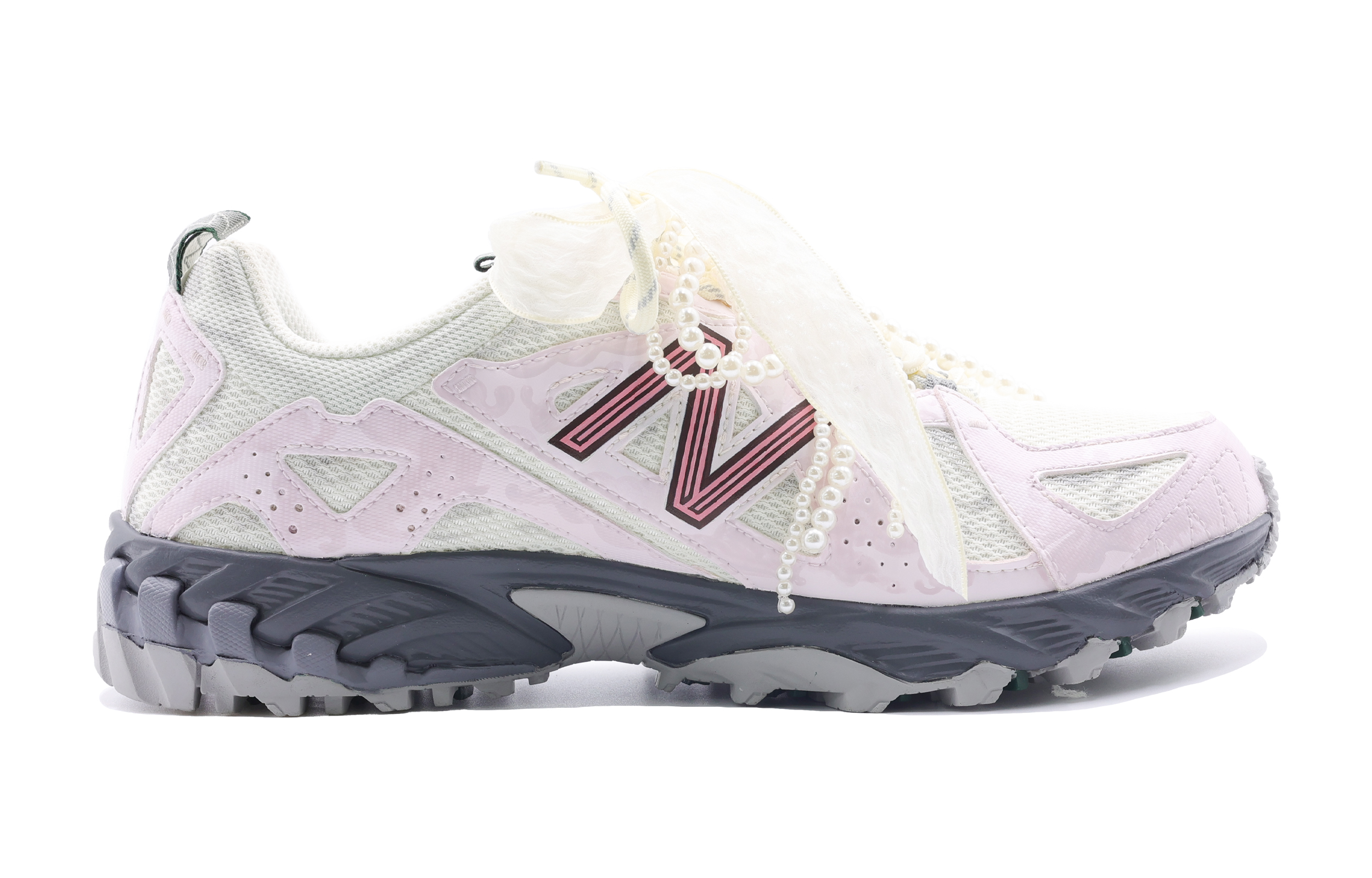 New Balance 610T Heartbeat Moments Abrasion Resistant Low top Hiking Shoes Unisex Pink купить в интернет-магазине Yoocart с быстрой доставкой по России.