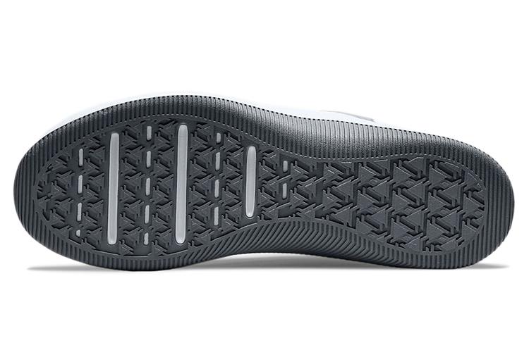 Nike Mc Trainer 'Pure Platinum'
