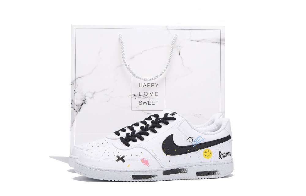 Nike Dunk Anti-Slip Wear-Resistant Low-Top Skateboard Shoes Men's Black White