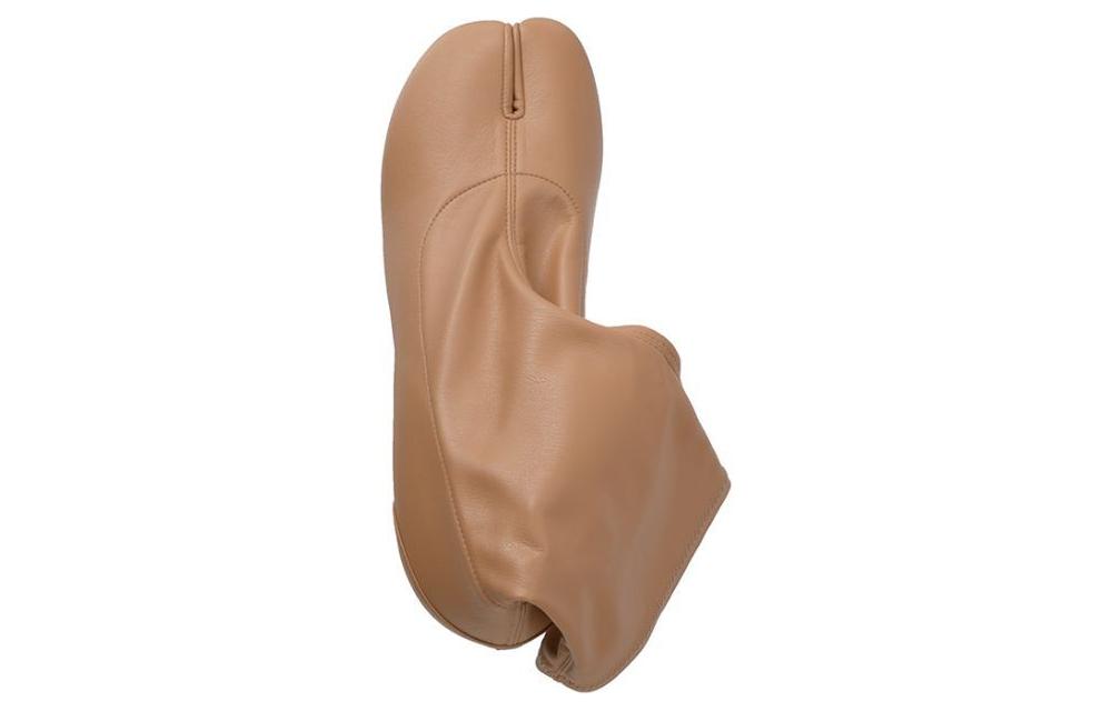 Maison Margiela Tabi Ankle Boots Women's Brown купить в интернет-магазине Yoocart с быстрой доставкой по России.