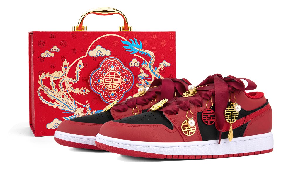 Jordan Air Jordan 1 Anti Slip Wear Resistant Low Top Vintage Basketball Shoes Women's Black Red