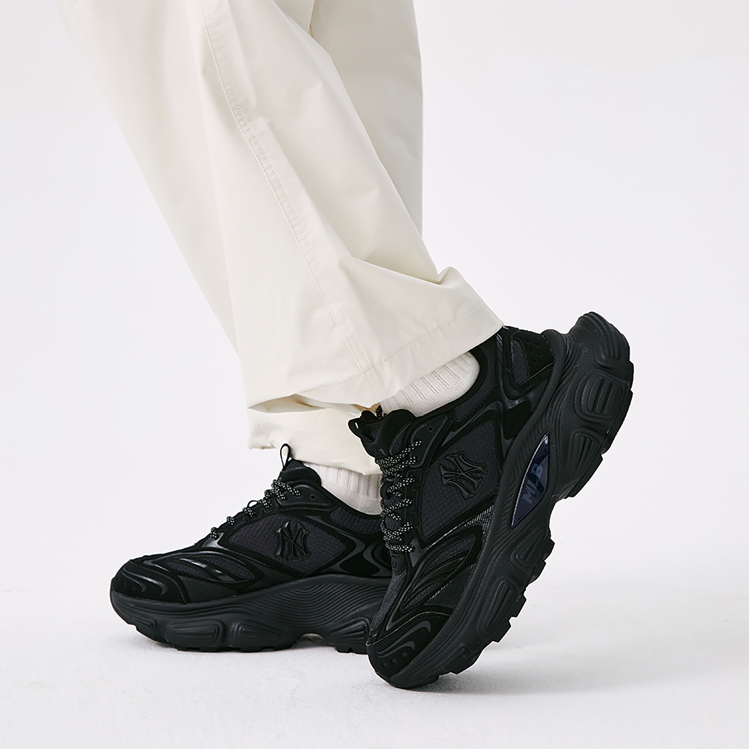 MLB Basic Boston Red Sox Cushioning Height Increasing Lightweight Breathable Low top Chunky Sneakers Unisex Black купить в интернет-магазине Yoocart с быстрой доставкой по России.