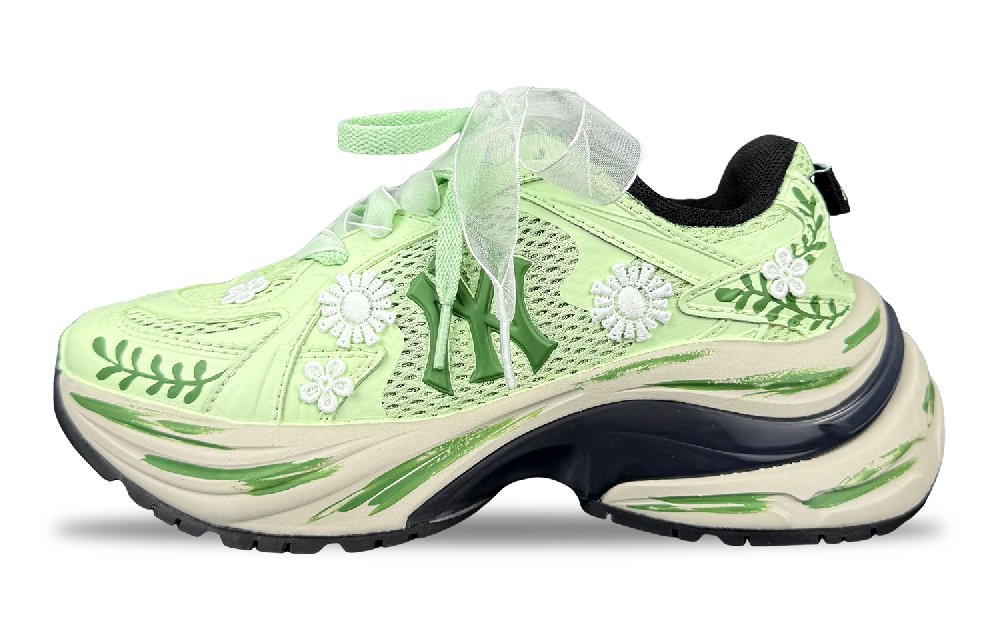 MLB New York Yankees Cushioning And Breathable Low Top Casual City Commute Running Shoes Women's Light Green