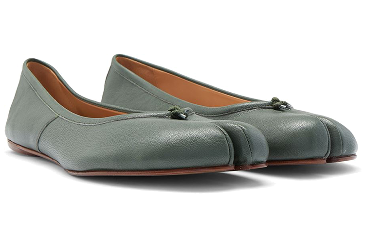 Maison Margiela Tabi Ballerina Flat Shoes Women's купить в интернет-магазине Yoocart с быстрой доставкой по России.