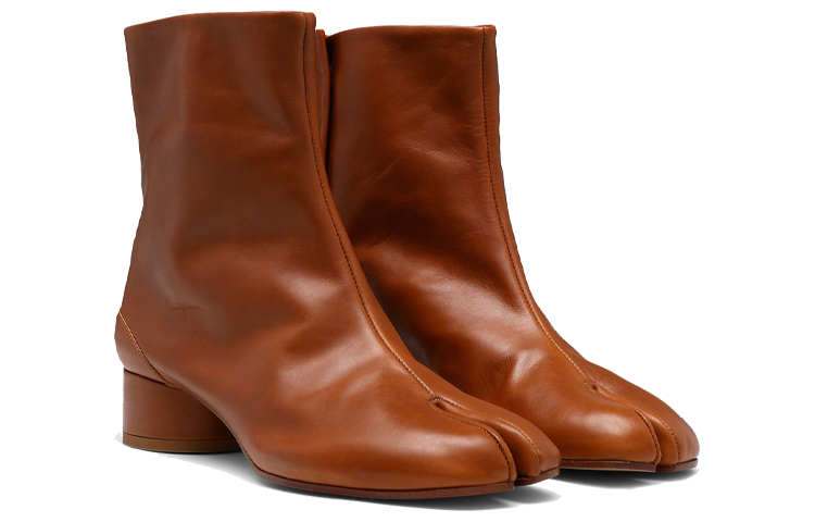 Maison Margiela Tabi Ankle Boots Ankle Boots Women's Tan купить в интернет-магазине Yoocart с быстрой доставкой по России.