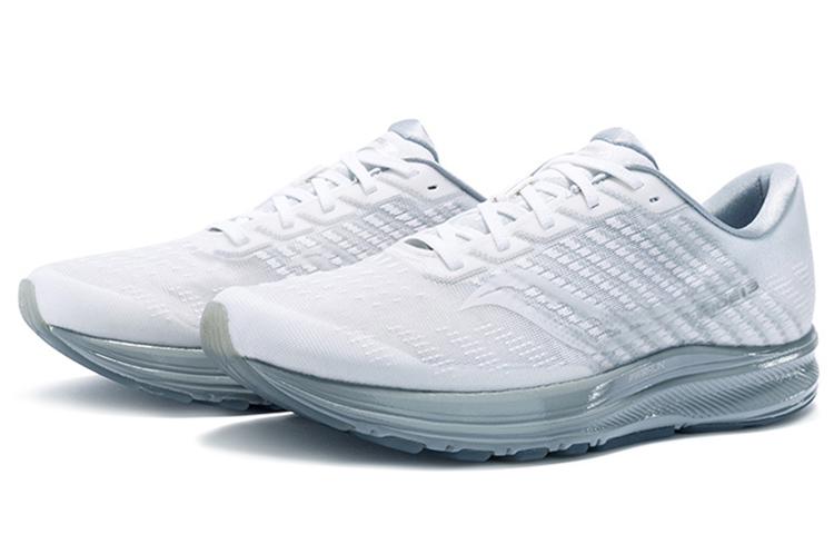 saucony Women's Ride 13 'Snow Globe' купить в интернет-магазине Yoocart с быстрой доставкой по России.