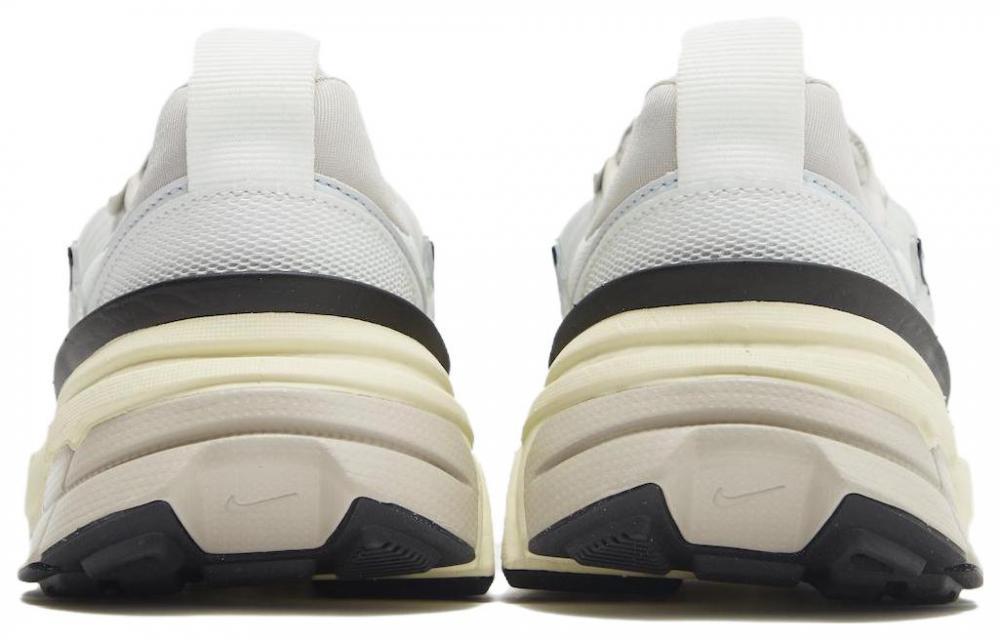 Nike V2K Run Summit White Metallic Silver Women's купить в интернет-магазине Yoocart с быстрой доставкой по России.