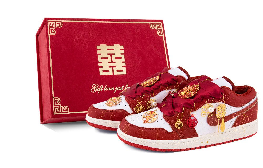 Jordan Air Jordan 1 Anti Slip Wear Resistant Low Top Vintage Basketball Shoes Unisex Red