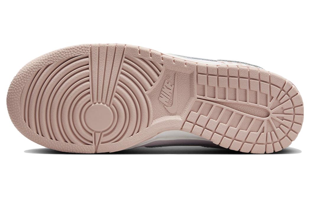 Nike Dunk Low Pearl Pink Gingham Women's купить в интернет-магазине Yoocart с быстрой доставкой по России.