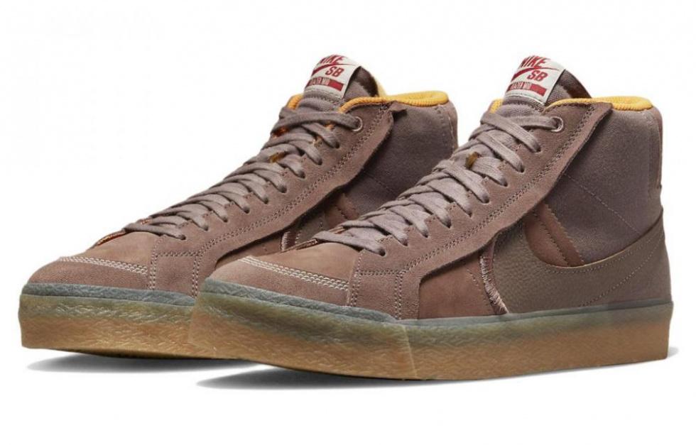 Nike Sb Zoom Blazer Mid Prm Plus Plum Eclipse Gum купить в интернет-магазине Yoocart с быстрой доставкой по России.
