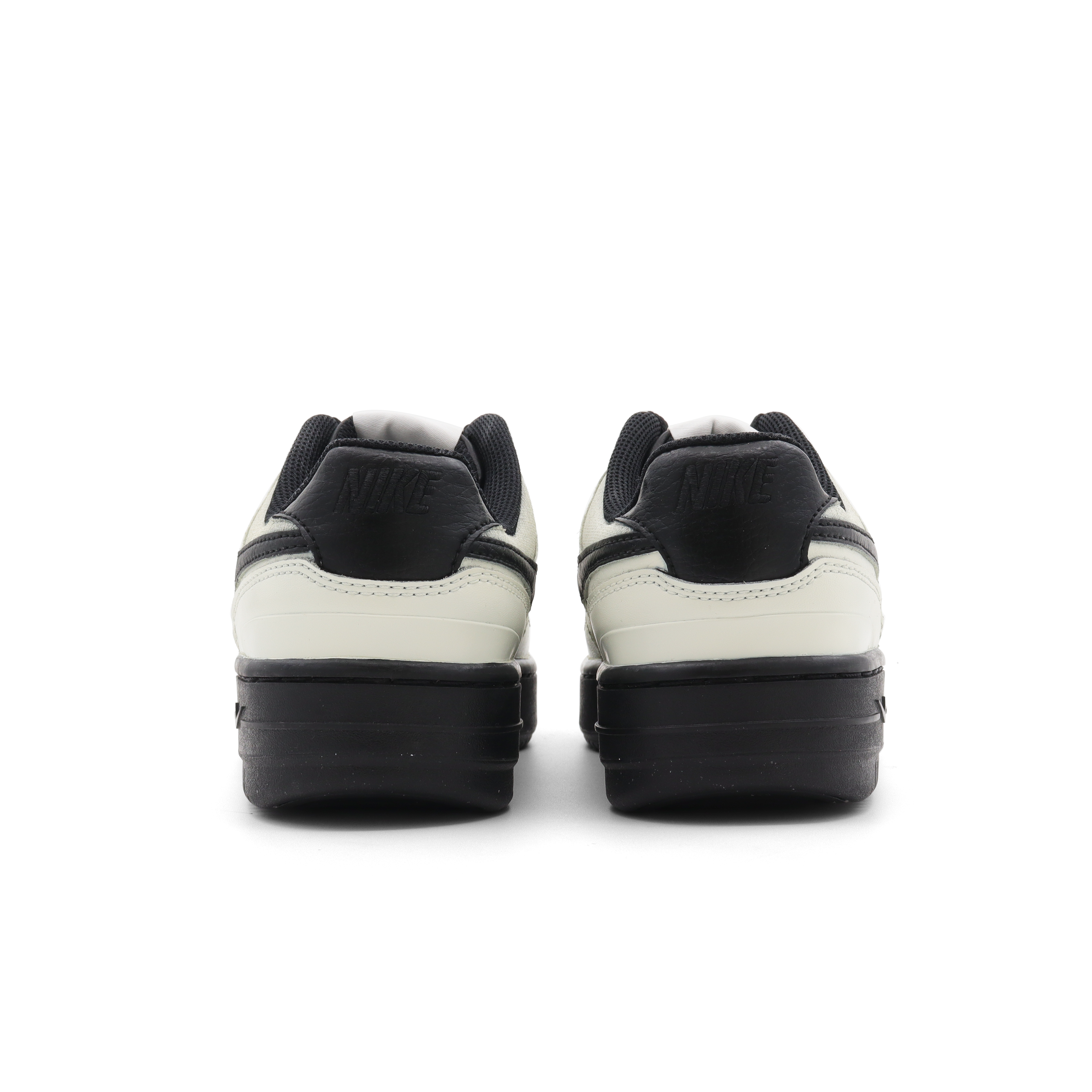 Nike Gamma Force Abrasion Resistant Low top Skateboard Shoes Women's Beige Black купить в интернет-магазине Yoocart с быстрой доставкой по России.