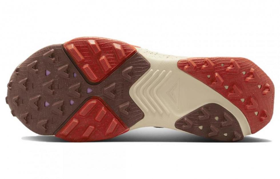 Nike ZoomX Zegama Trail Diffused Taupe Dark Pony Sanddrift Picante Red купить в интернет-магазине Yoocart с быстрой доставкой по России.