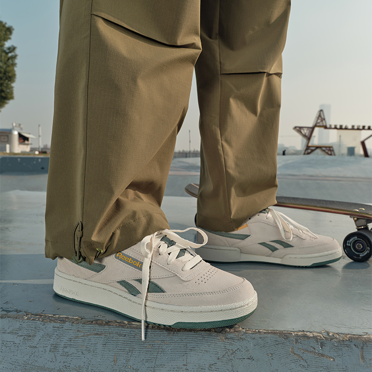 Reebok Club C Revenge Trek Green Classic Yellow Bone купить в интернет-магазине Yoocart с быстрой доставкой по России.