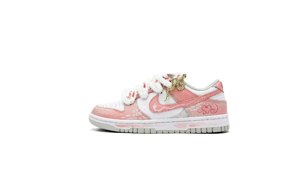 Nike Dunk Anti-Slip Wear-Resistant Low-Top Skateboard Shoes Women's Pink White