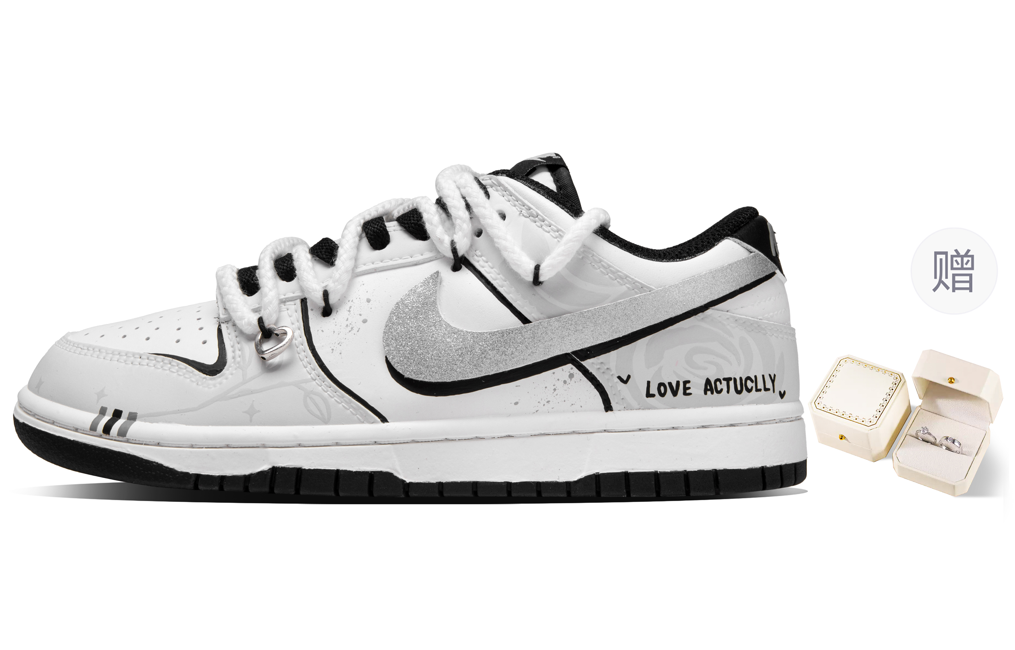 Nike Dunk Simple Love Abrasion Resistant Low top Skateboard Shoes Unisex White Silver