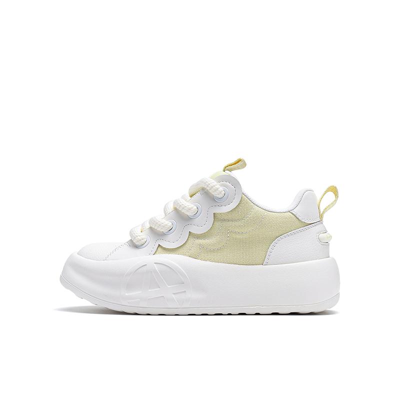Acupuncture Low-Top Casual Shoes Unisex Box