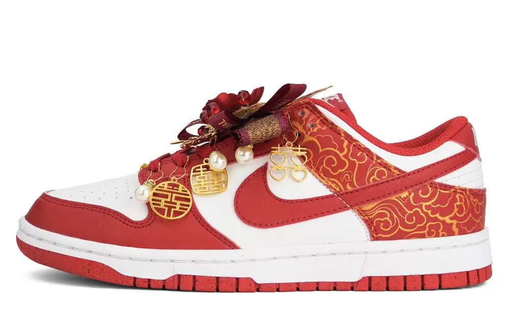 Nike Dunk Wedding Shoes Abrasion Resistant Low Top Skateboard Shoes Unisex Red