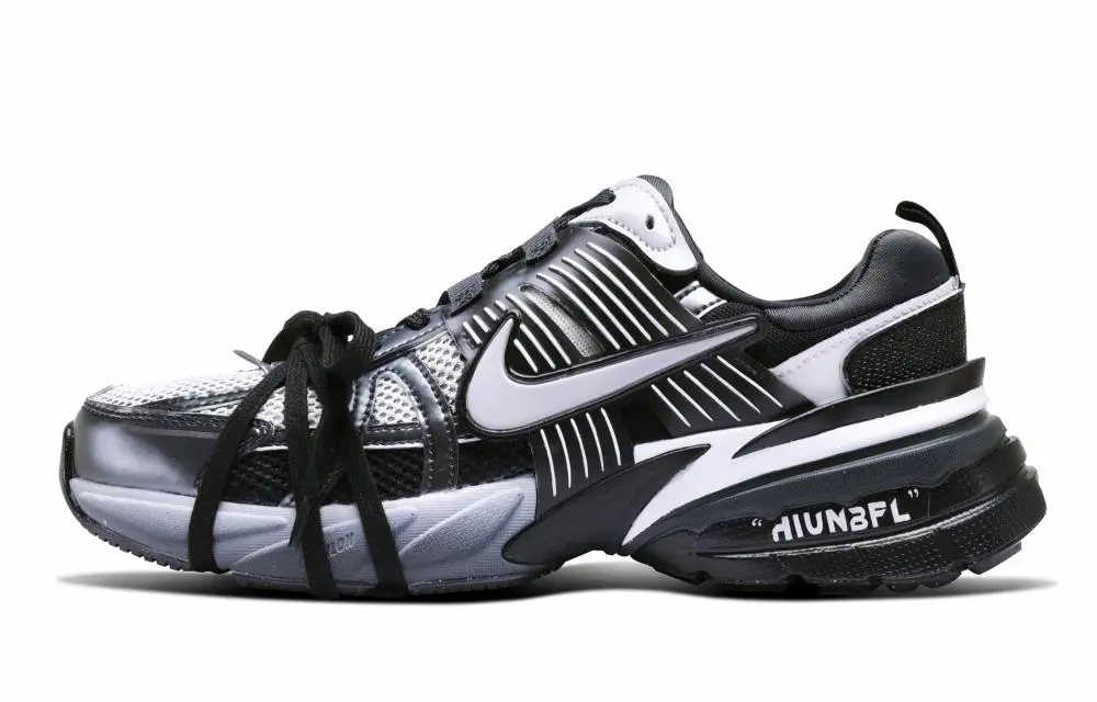 Nike V2K Run Abrasion Resistant Low Top Running Shoes Men's Black White