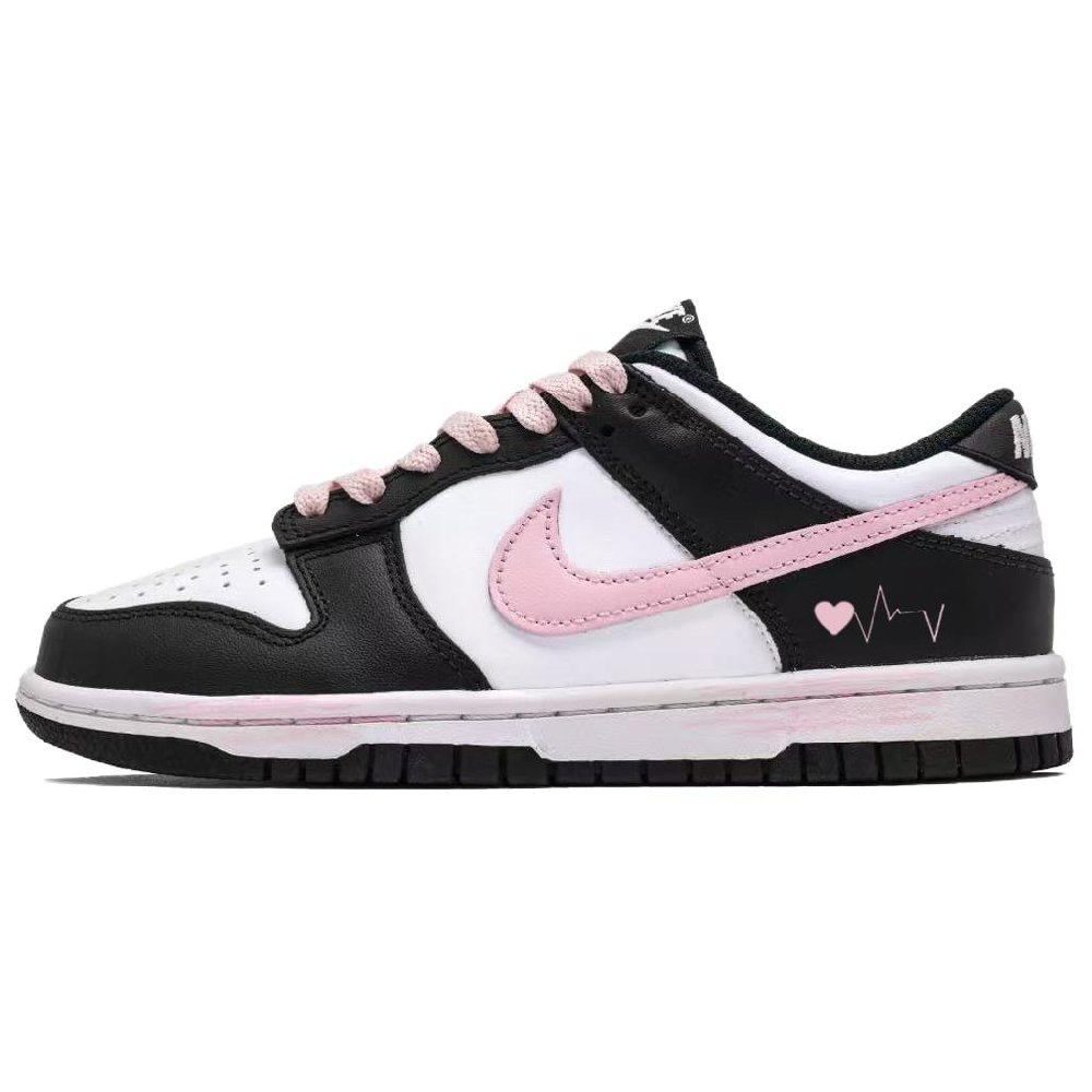 Nike Dunk Skateboard Shoes Women's Low Top White/Black