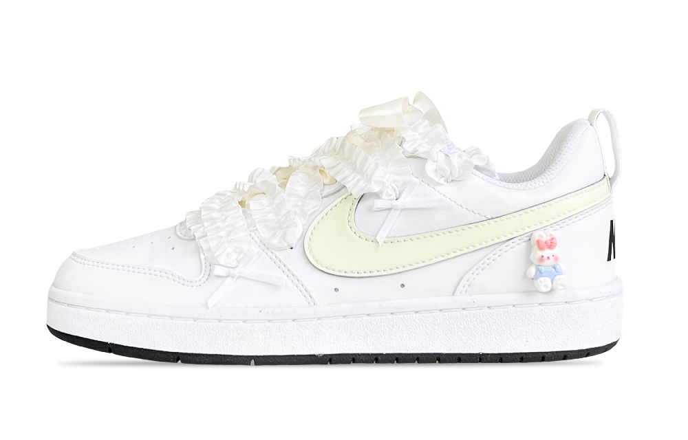 Nike Court Borough Low Diary Of A Bunny Low Top Skateboard Shoes GS White Yellow