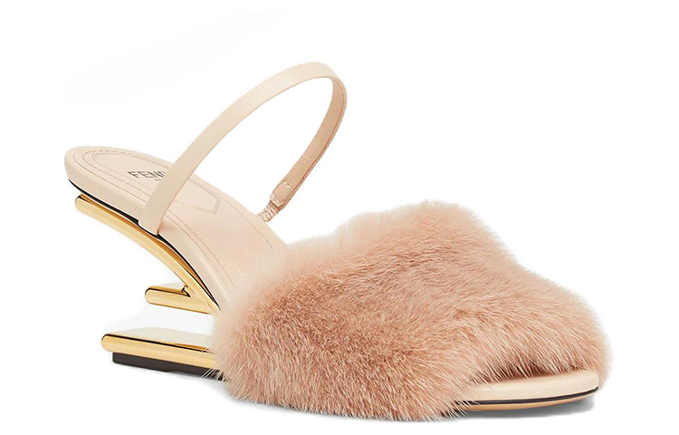 FENDI First Stylish Sandal Women's Light Pink купить в интернет-магазине Yoocart с быстрой доставкой по России.