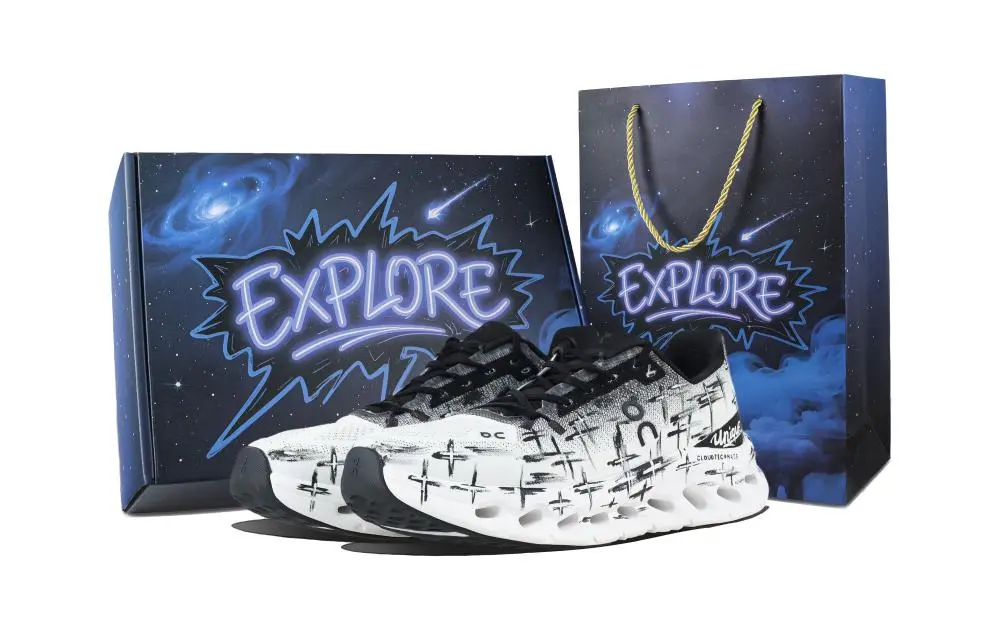 On Cloudtilt Collection Cushioning, Wear Resistant Low top Running Shoes Unisex Black White