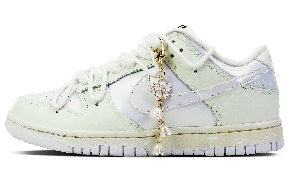 Nike Dunk Green Bellflower Low-Top Skateboard Shoes Women's Ecru