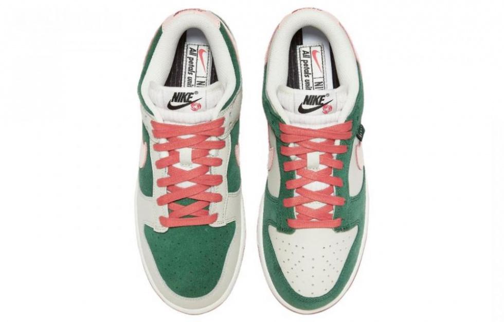 Nike Dunk Low Se All Petals United Fir Green Women's купить в интернет-магазине Yoocart с быстрой доставкой по России.
