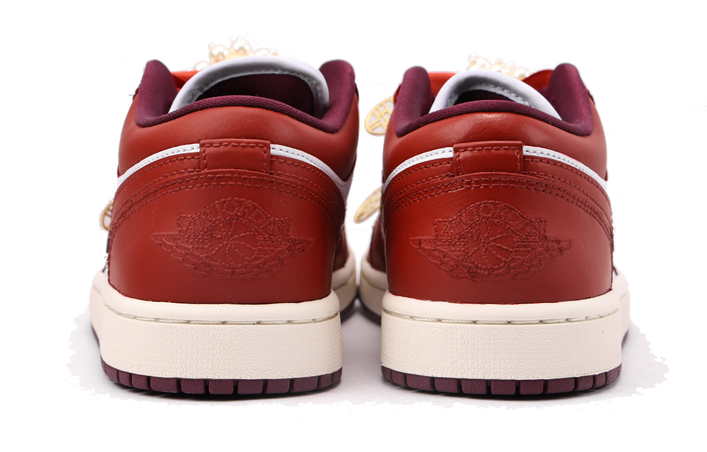 Jordan Air Jordan 1 Anti-Slip And Wear-Resistant Coverage Low-Top Vintage Basketball Shoes Women's True Red купить в интернет-магазине Yoocart с быстрой доставкой по России.