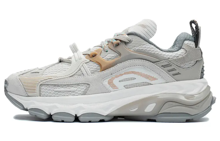LiNing Ling Yue Slip Resistant, Abrasion Resistant, Lightweight Low top Running Shoes Men's Pearl White