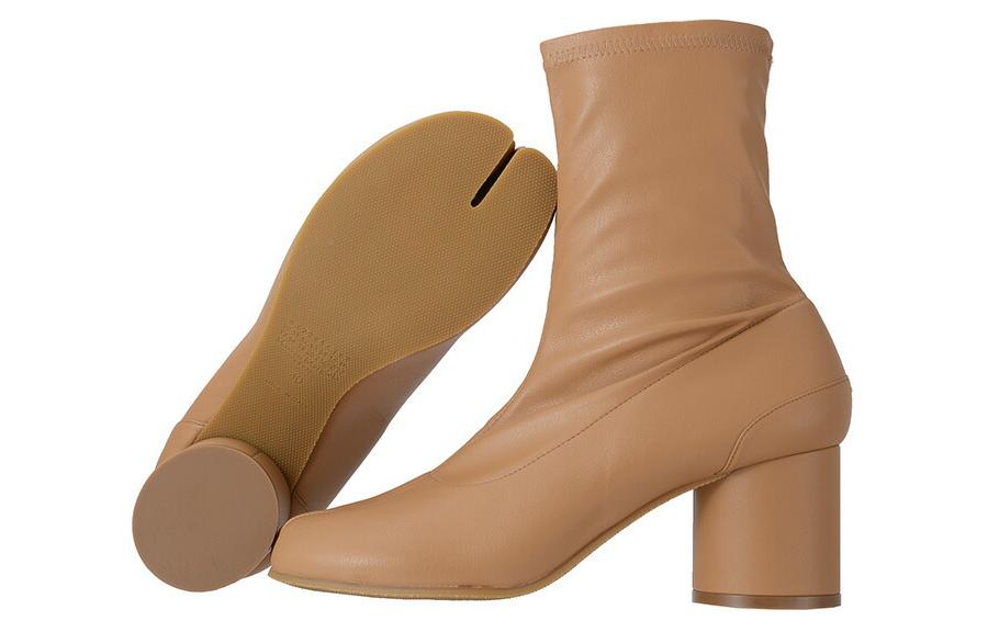 Maison Margiela Tabi Ankle Boots Women's Brown купить в интернет-магазине Yoocart с быстрой доставкой по России.