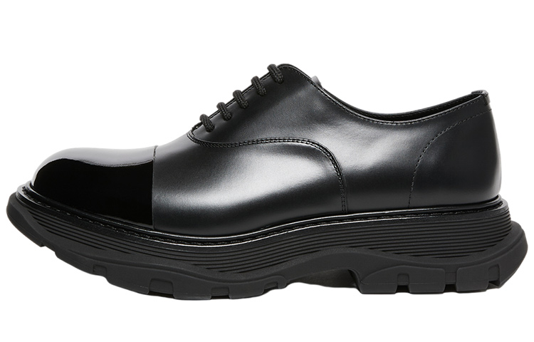 Alexander McQueen Men's Casual Shoes Men Low-Top Black