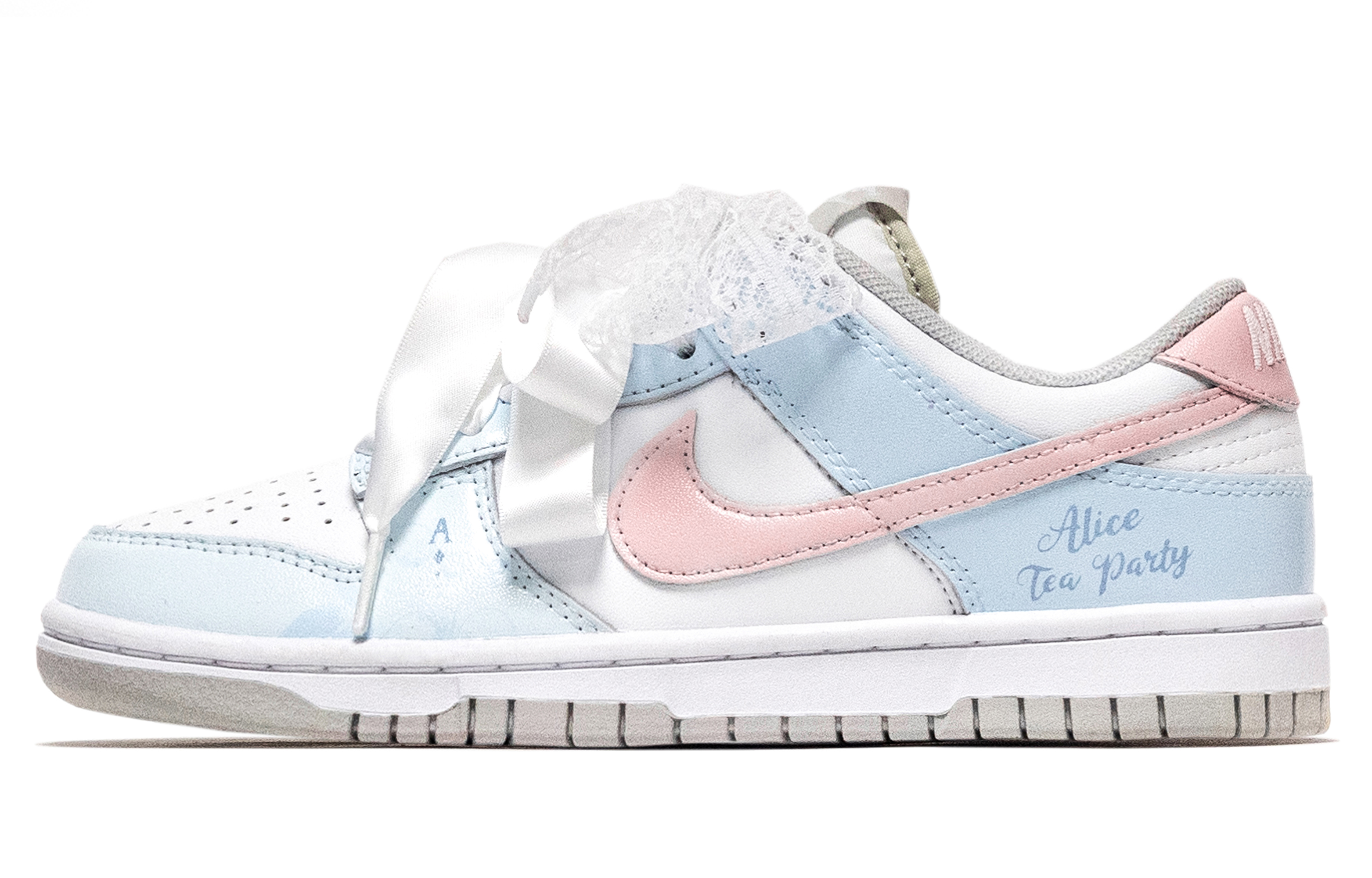 Nike Dunk 668, Alice Camellia Party Low top Skateboard Shoes Unisex Blue Pink