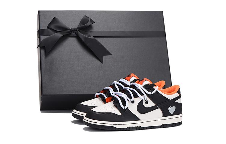 Nike Dunk Skateboard Shoes Women's Low-Top Black White