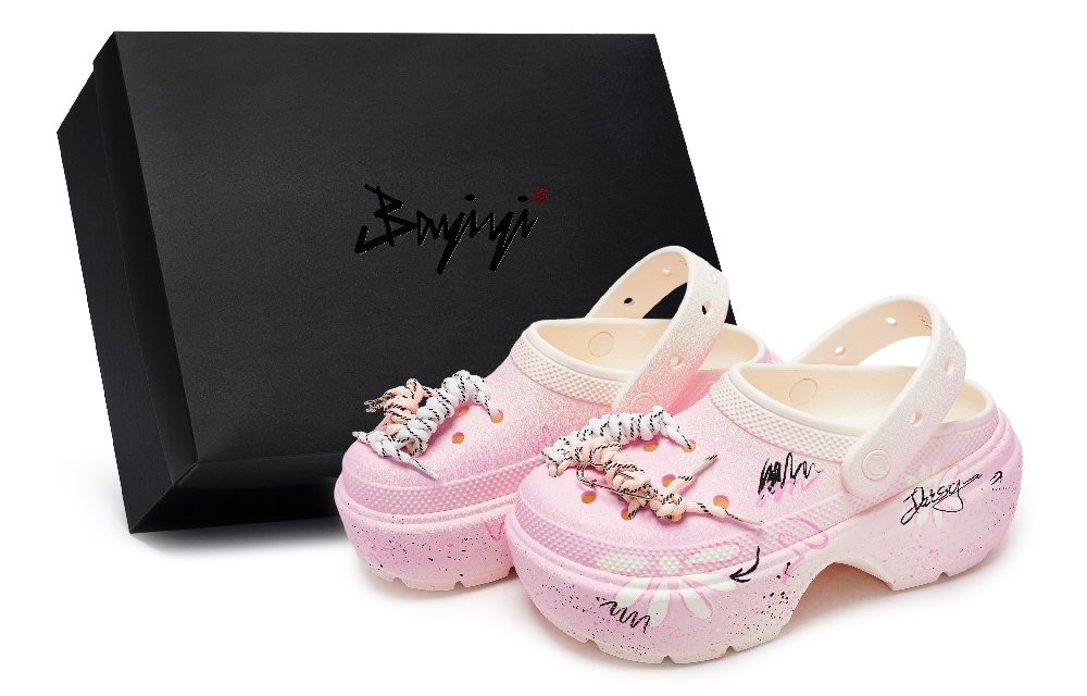 Crocs Snow Hut 811 Manufacturing, Daisy Reverie, Special Shoe Box Clogs Unisex White Pink