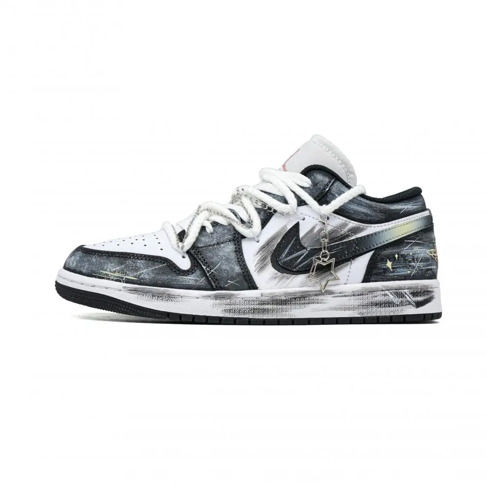 Jordan Air Jordan 1 Mystic Realm Coverage Cushioning Low top Vintage Basketball Shoes Men's Black White