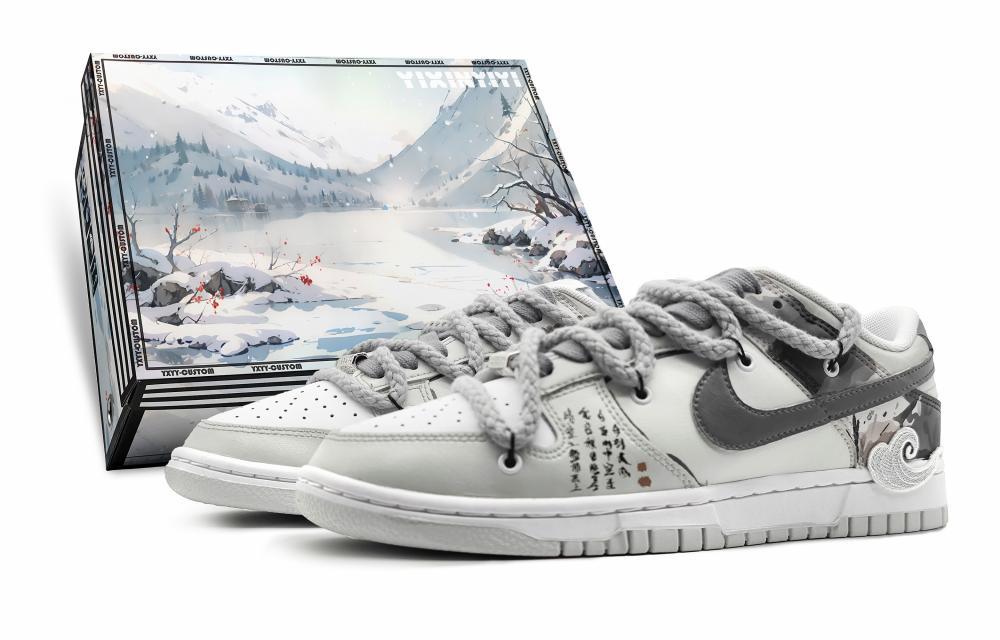 Nike Dunk Low-Top Skateboard Shoes GS Gray White