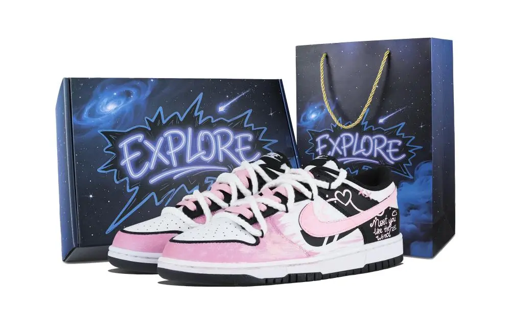 Nike Dunk Abrasion Resistant Low top Skateboard Shoes Unisex Pink