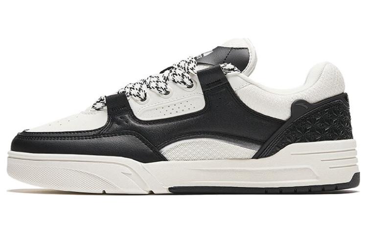 Anta AOJIE Anti-Slip Wear-Resistant Low-Top Skateboard Shoes Men's White Black
