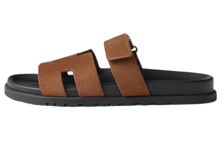 HERMES Chypre Rubber Sole Slide Slippers Men's Umber купить в интернет-магазине Yoocart с быстрой доставкой по России.