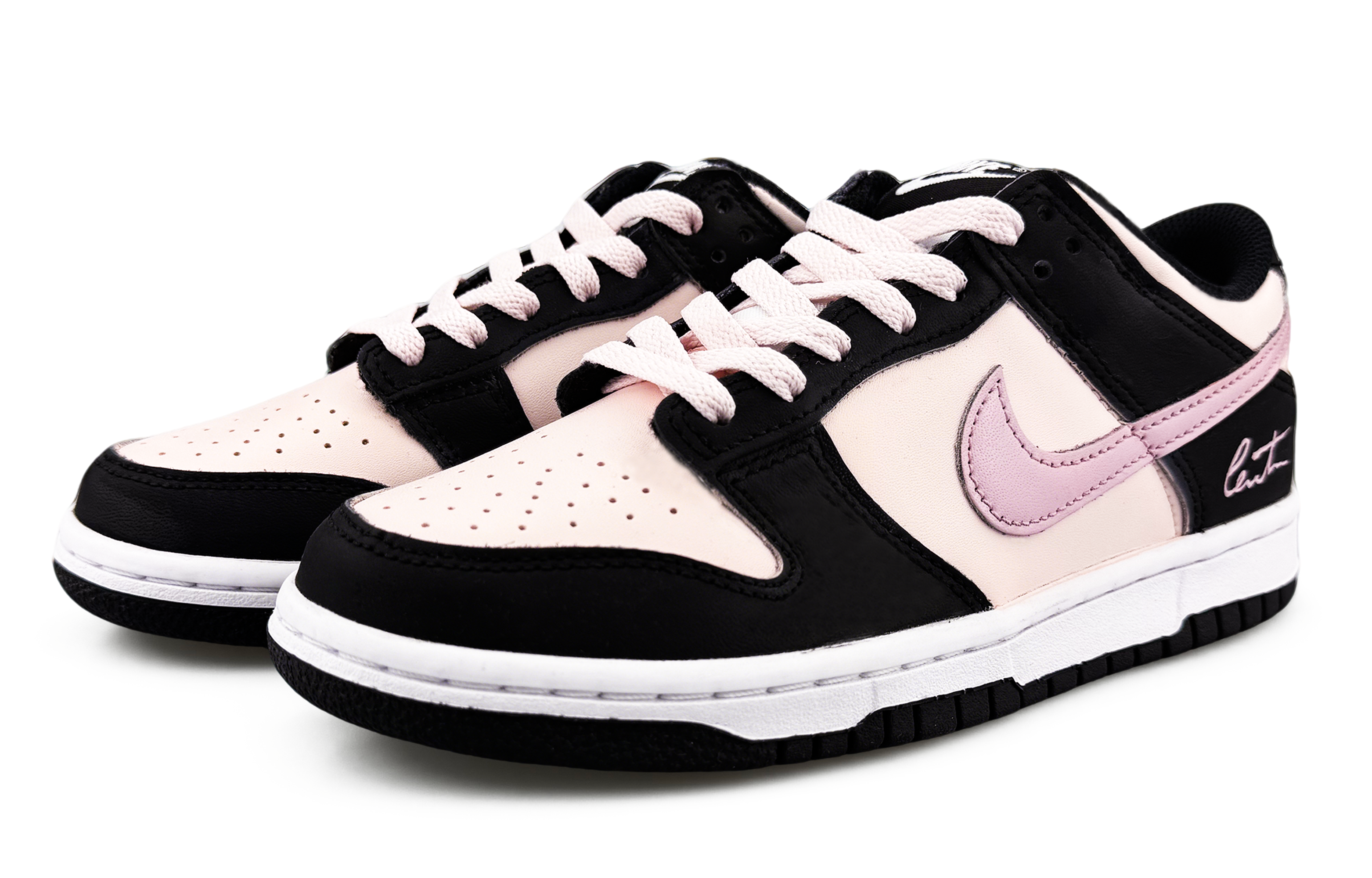 Nike Dunk Abrasion Resistant Low top Skateboard Shoes Women's Black Pink купить в интернет-магазине Yoocart с быстрой доставкой по России.