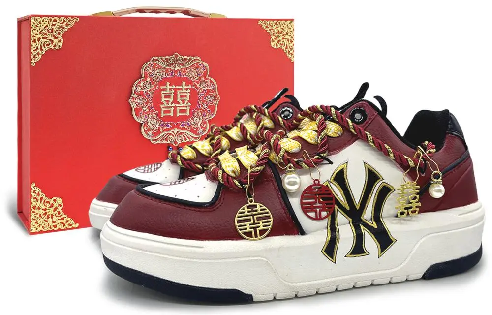 MLB Chunky Liner SIN3A Winged Bird Abrasion Resistant Low Top Skateboard Shoes Unisex Red Gold