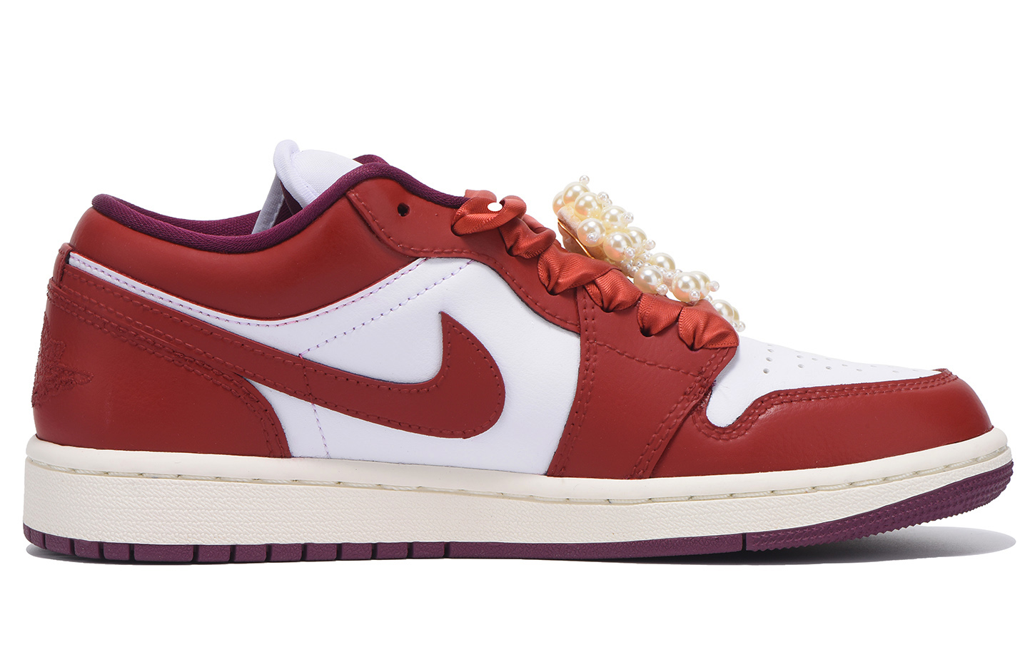 Jordan Air Jordan 1 Anti-Slip And Wear-Resistant Coverage Low-Top Vintage Basketball Shoes Women's True Red купить в интернет-магазине Yoocart с быстрой доставкой по России.