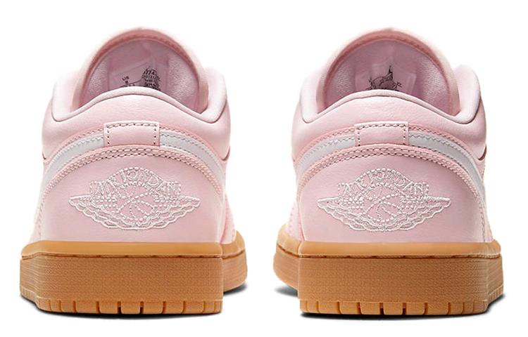 Jordan 1 Low Arctic Pink Gum Women's купить в интернет-магазине Yoocart с быстрой доставкой по России.