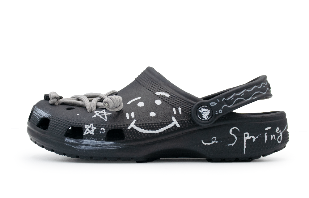 Crocs Classic Clog Smiley Face Graffiti Clogs Unisex Black