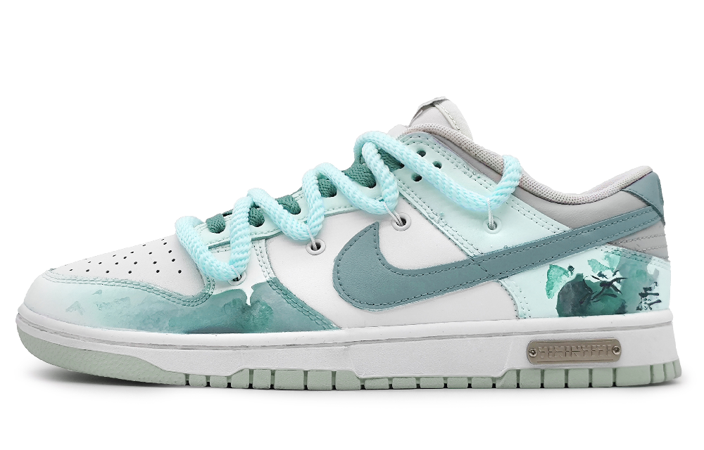 Nike Dunk Low-Top Skateboard Shoes Women's Light Blue