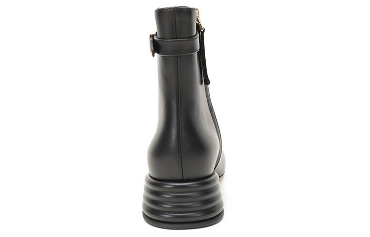 FENDI Ankle Boots Women's Black купить в интернет-магазине Yoocart с быстрой доставкой по России.