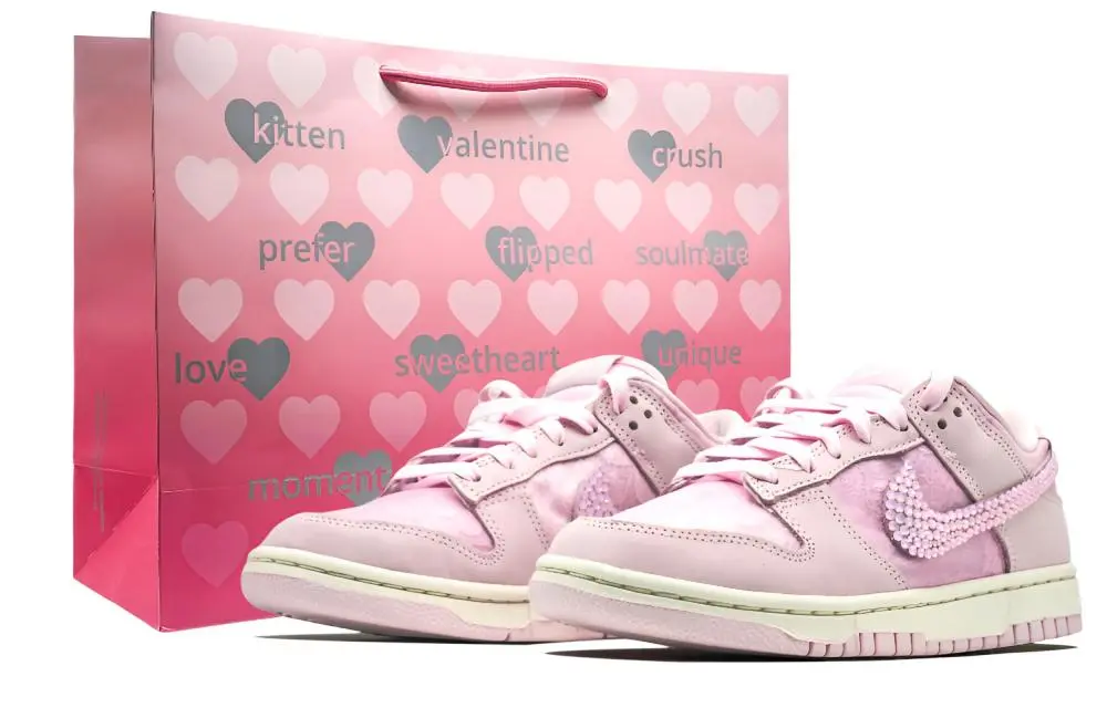 Nike Dunk Crimson Cherry Snow 2.0 Shopping Bag Abrasion Resistant Low top Skateboard Shoes Women's Pink Purple