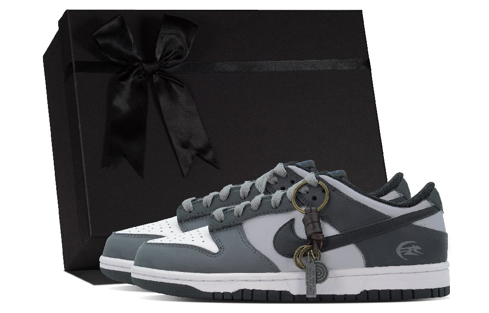 Nike Dunk Skateboard Shoes Men Low-Top Gray Black/White